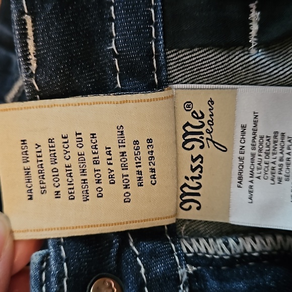 Miss Me Signature Slim Boot Jeans - Picture 10 of 10